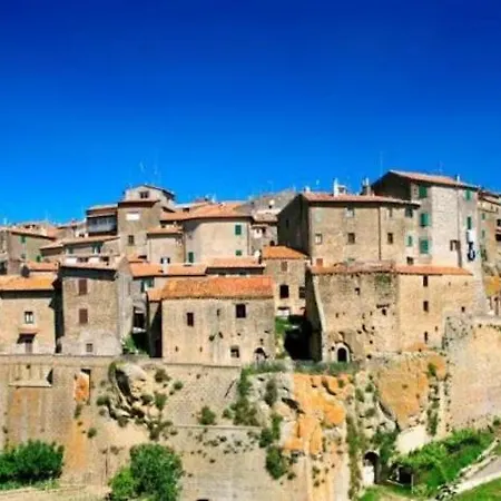 Casa Dei Callocallo * Farnese